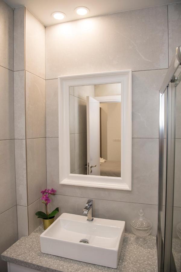 Skin Suites-Luxury Living 尼科西亚 外观 照片